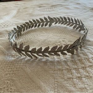 Metal Laurel wreath crown